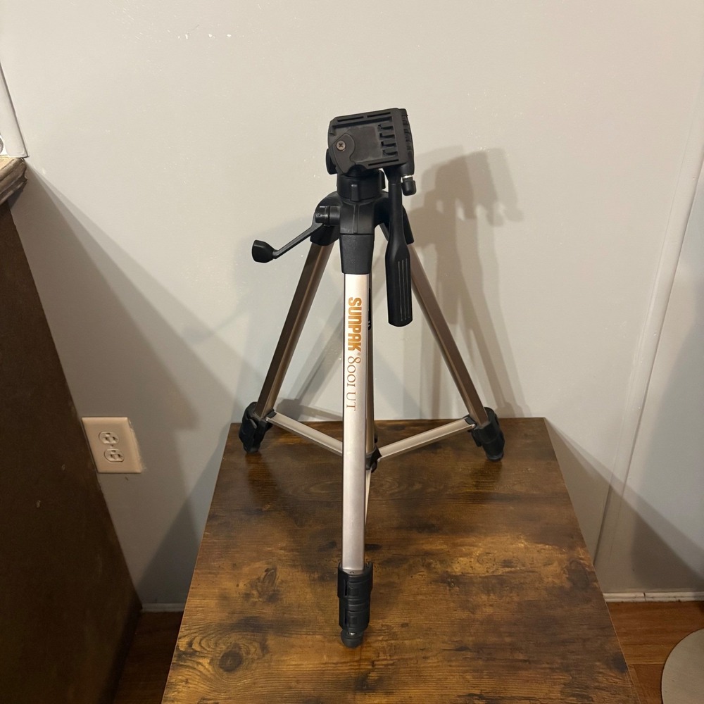 SUNPAK‎ 8001UT Aluminum Camera Tripod with 3-Way Pan/Tilt Head; 1/4"-20 Mount